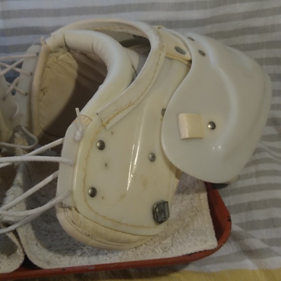 Shoulder Pads for children - Picture 2 of 7